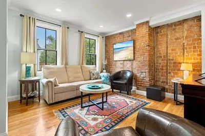 344 Hurley St 1