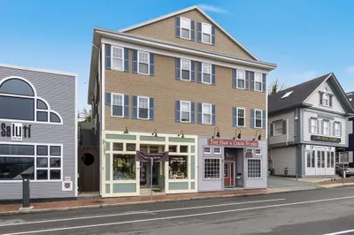 274 Main St #4 1