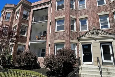 213 Chestnut Hill Ave 1
