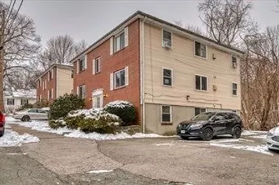 52 Curtis Street #5 1