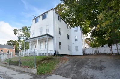 23 Hawley St 1