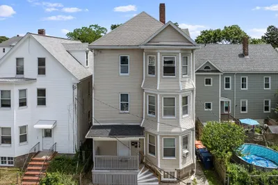 164 Richmond St