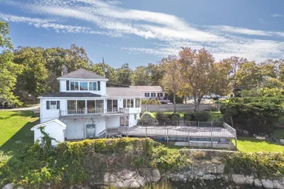 158 North Truro Street 1