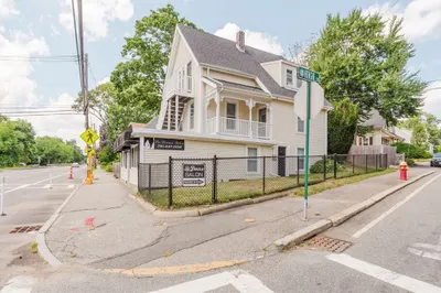 473 Temple St 1