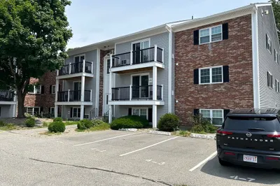 4 Chapel Hill Dr #6