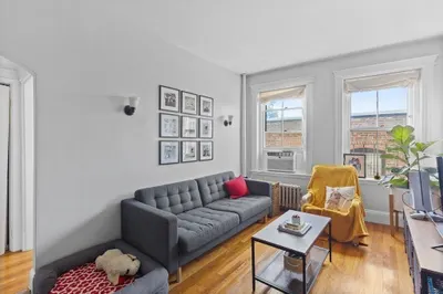 70 Phillips St #8