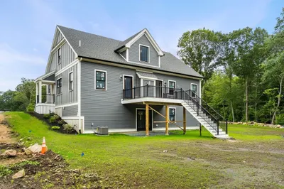 8 Hickory Hill Way 1