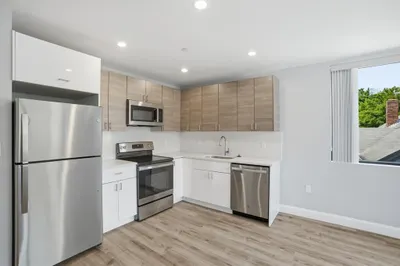 632 Centre St #203 1