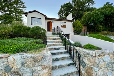 67 Upton Rd