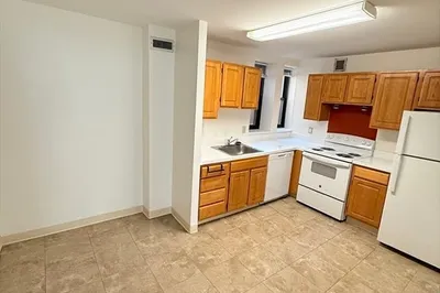 83 Westland Avenue #301 1