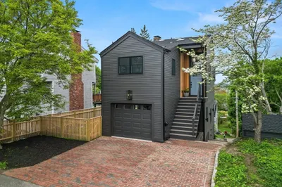 9 Upland Road