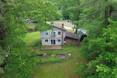 56 Shore Dr