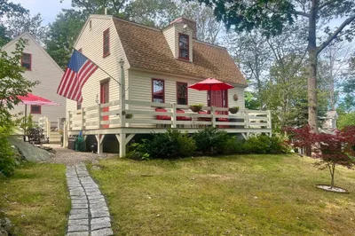6 Spring Ln