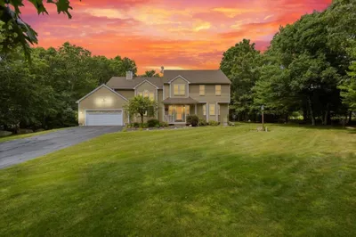 15 King Philip Way 1