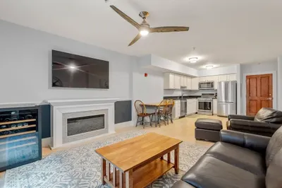 45 W Broadway #204