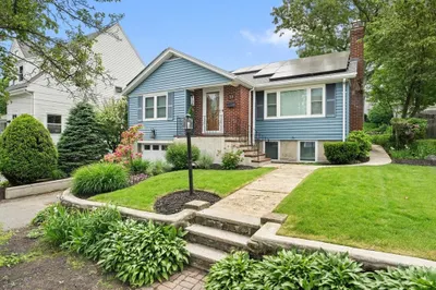22 Cumner Ave 1