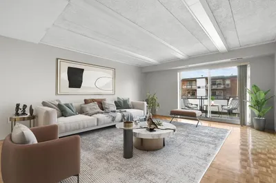44 Broadlawn Park #17A 1