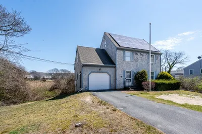 22 Gleason Ave