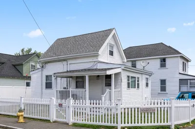 104 Turner St