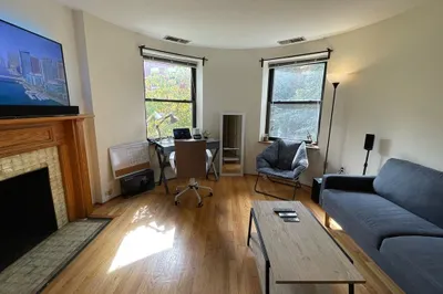 103 Gainsborough St #202