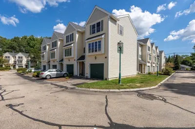 33 Groveland Commons Way #33