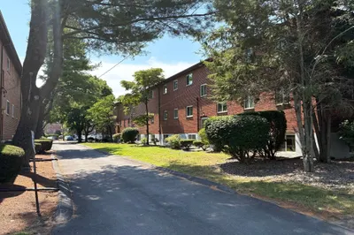 50 Bryon Road #4 1