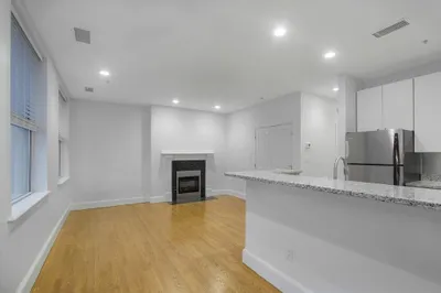 140 Boylston St #10