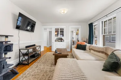 18-20 Harrison Ave #18