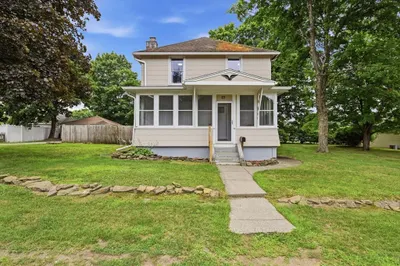 25 Pineywood Ave 1