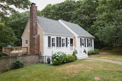 4 Gunstock Cir