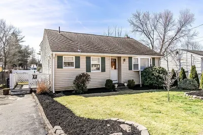 41 Louis St