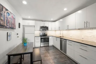 51 Warren St #2-2