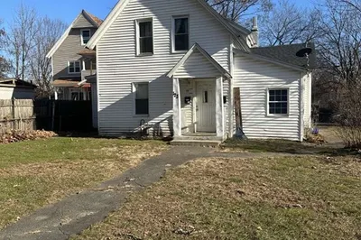123 Pine St 1