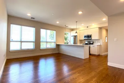 1 Everett St #201 1