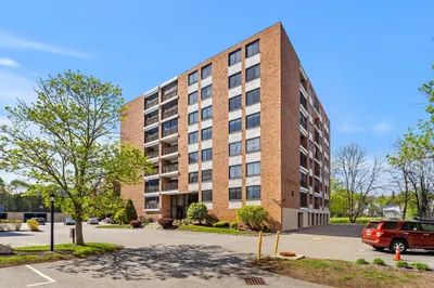 51 Melrose St #2D 1