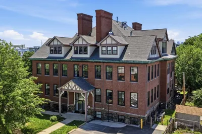 220 Spencer Ave #104 1