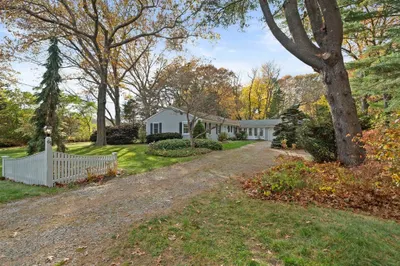 61 Damons Point Rd 1