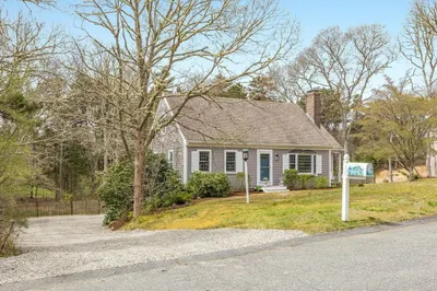 143 Evelyns Drive 1