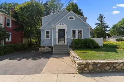 36 Salem St