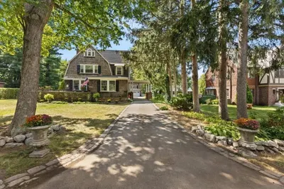 155 Mount Vernon St 1