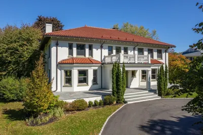 2 Ocean Avenue 1