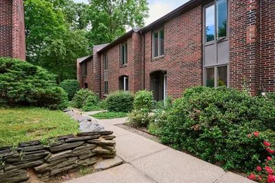 4 Chadwick Ct #4 1