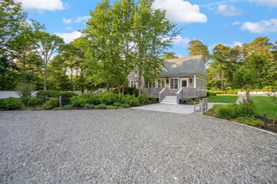 471 West Tisbury Road 1