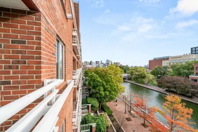 4 Canal Park #511