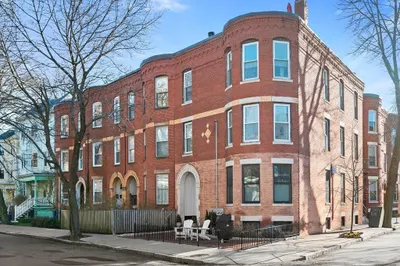 96 Brook St #3