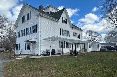 218 Main St
