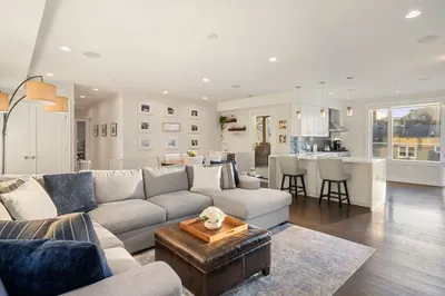 405 West 1st Street #303