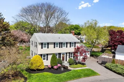 10 Dearborn Ln 1