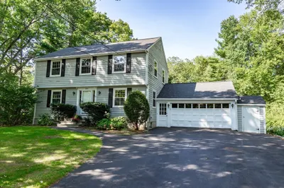 11 Meetinghouse Lane 1