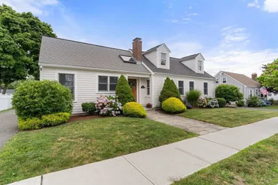 46 Lansdowne St 1